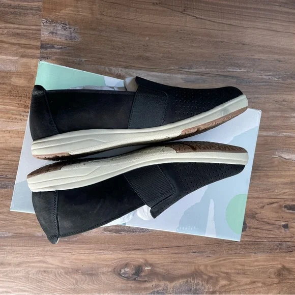 Elin Slip-On Shows - Picture 3 of 6